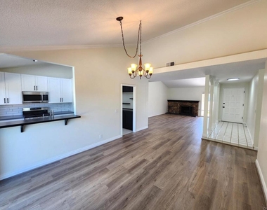 80 Lucas Ct - Photo Thumbnail 14