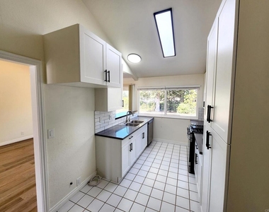 80 Lucas Ct - Photo Thumbnail 7
