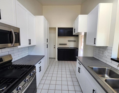 80 Lucas Ct - Photo Thumbnail 4
