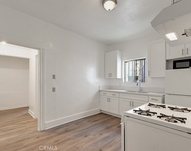 220 E Vernon - Photo Thumbnail 1