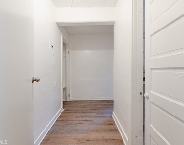 220 E Vernon - Photo Thumbnail 5
