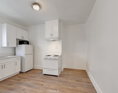 220 E Vernon - Photo Thumbnail 4