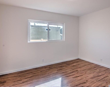 1268 Bresee Avenue - Photo Thumbnail 11