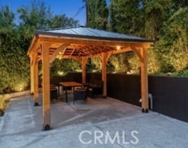 211 Deborah Court - Photo Thumbnail 11