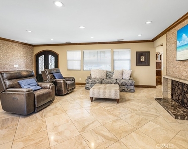 401 Holmwood Drive - Photo Thumbnail 1