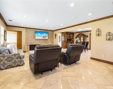 401 Holmwood Drive - Photo Thumbnail 2