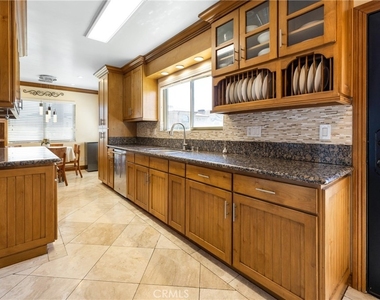 401 Holmwood Drive - Photo Thumbnail 4