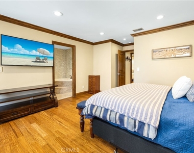 401 Holmwood Drive - Photo Thumbnail 8