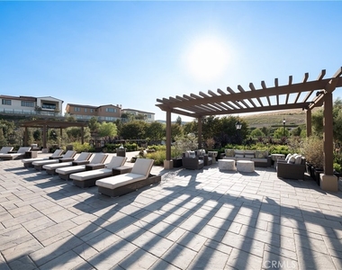 118 Iron Gate - Photo Thumbnail 9
