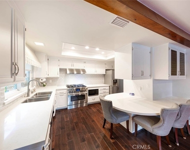 17850 Winterberry Street - Photo Thumbnail 5