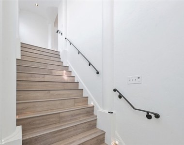 411 Goldenrod - Photo Thumbnail 27