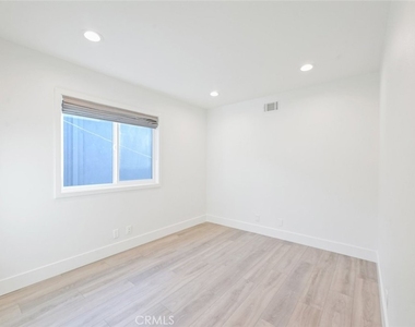 411 Goldenrod - Photo Thumbnail 19