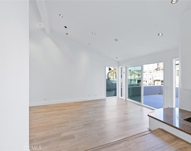 411 Goldenrod - Photo Thumbnail 13