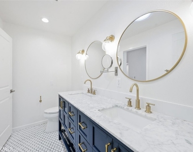 411 Goldenrod - Photo Thumbnail 15