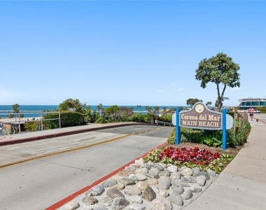 411 Goldenrod - Photo Thumbnail 36