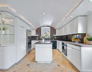 411 Goldenrod - Photo Thumbnail 3