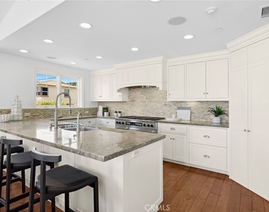 111 Brooks Street - Photo Thumbnail 13