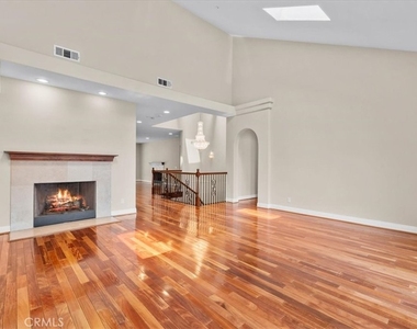 540 W 25th - Photo Thumbnail 9