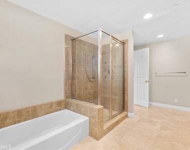 540 W 25th - Photo Thumbnail 32