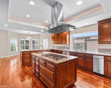 540 W 25th - Photo Thumbnail 13