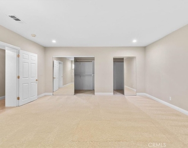540 W 25th - Photo Thumbnail 38