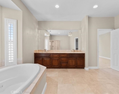 540 W 25th - Photo Thumbnail 26
