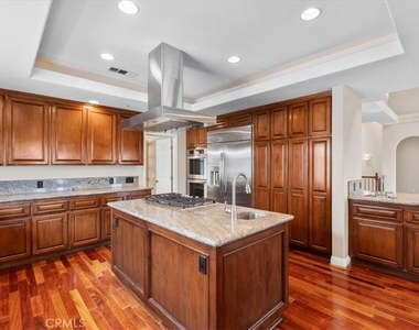 540 W 25th - Photo Thumbnail 14