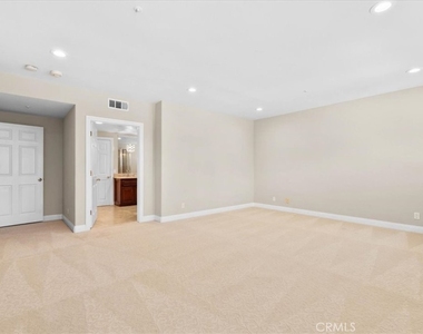 540 W 25th - Photo Thumbnail 30