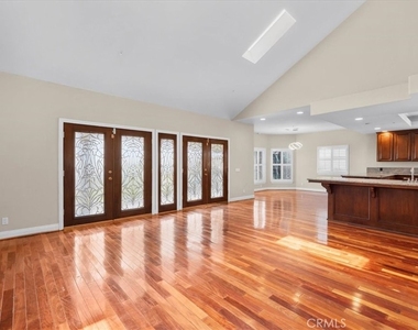540 W 25th - Photo Thumbnail 7