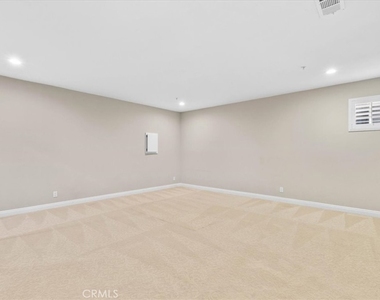 540 W 25th - Photo Thumbnail 36