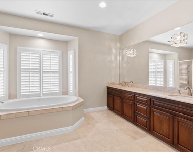 540 W 25th - Photo Thumbnail 25