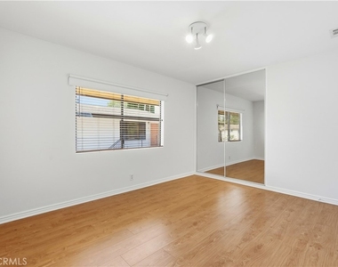 4971 Kester Avenue - Photo Thumbnail 17