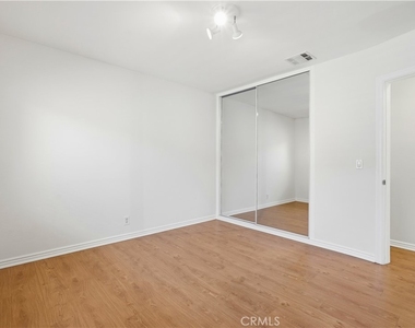 4971 Kester Avenue - Photo Thumbnail 19