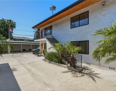 4971 Kester Avenue - Photo Thumbnail 2