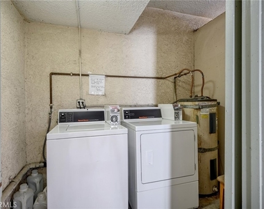 412 Ivy Street - Photo Thumbnail 18
