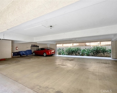 412 Ivy Street - Photo Thumbnail 20