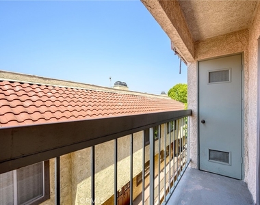 412 Ivy Street - Photo Thumbnail 13