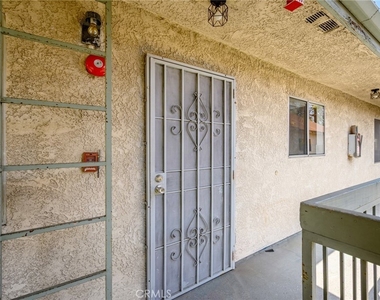 412 Ivy Street - Photo Thumbnail 1