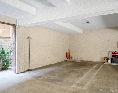 412 Ivy Street - Photo Thumbnail 19