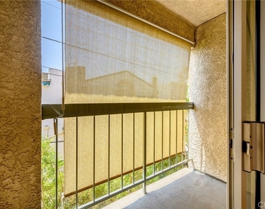 412 Ivy Street - Photo Thumbnail 5
