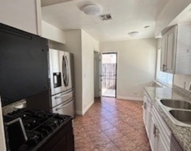 345 E College Street - Photo Thumbnail 2