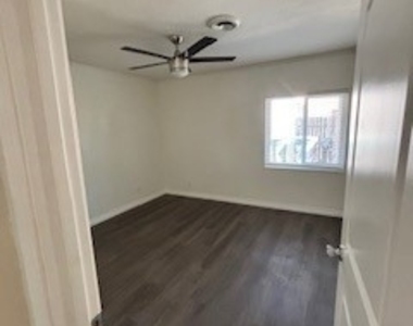 345 E College Street - Photo Thumbnail 7