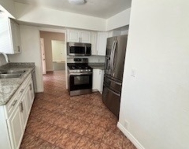 345 E College Street - Photo Thumbnail 19