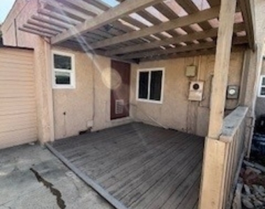 345 E College Street - Photo Thumbnail 14