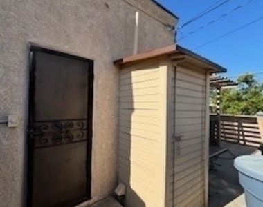 345 E College Street - Photo Thumbnail 12