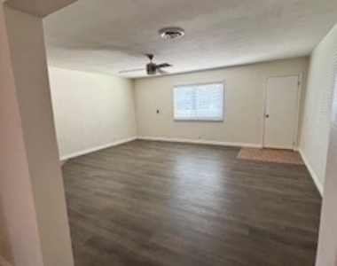 345 E College Street - Photo Thumbnail 1