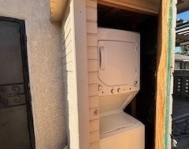 345 E College Street - Photo Thumbnail 13