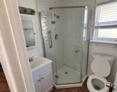345 E College Street - Photo Thumbnail 18