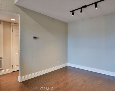 2320 Del Mar Way - Photo Thumbnail 6