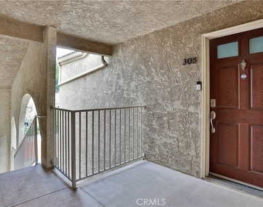 2320 Del Mar Way - Photo Thumbnail 3